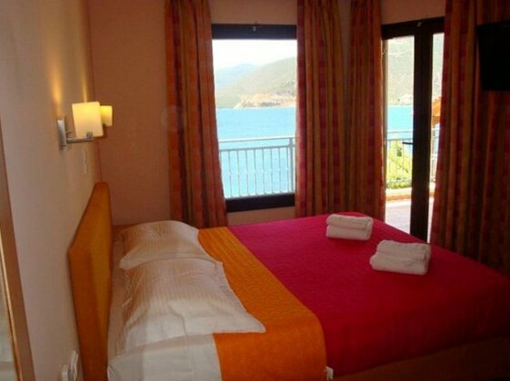 Trizonia Beach Hotel - Photo5