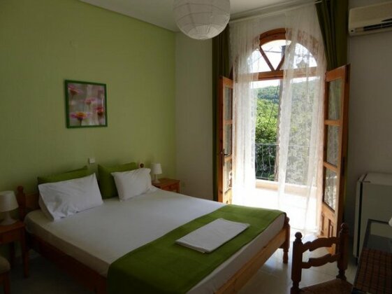 Irida Pieria - Photo2