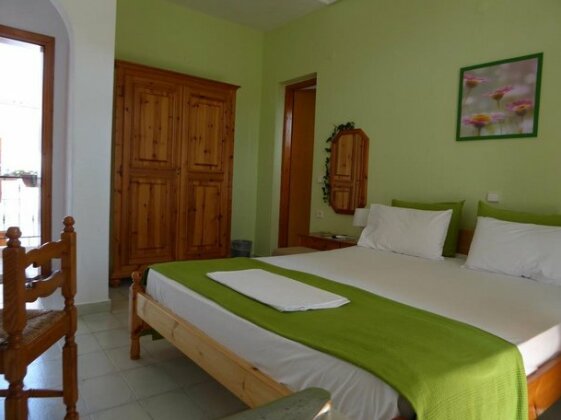 Irida Pieria - Photo3