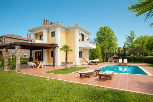 Olympus Villas - Photo2