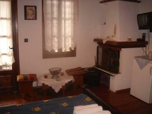 Petrino Palaios Panteleimonas - Photo4
