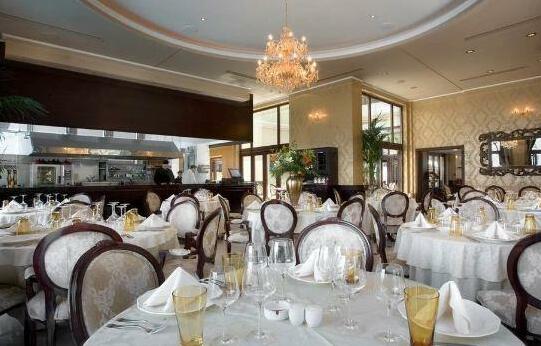 Royal Palace Resort & Spa - Photo4