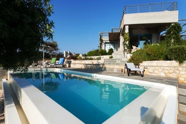Daedalos & Ikaros Villas - Photo2