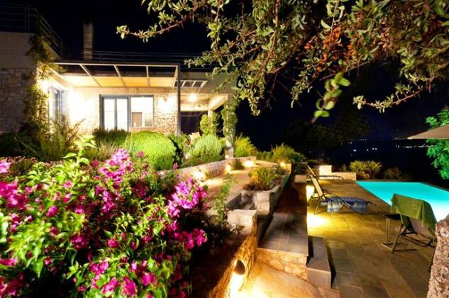 Daedalos & Ikaros Villas - Photo4