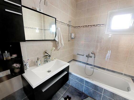 Interhome - Ekaterini - Photo3