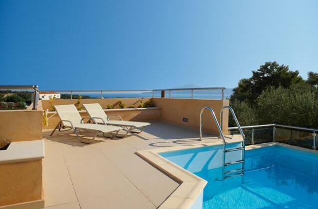 Leste Luxury Homes - Photo2