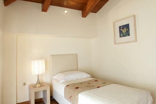 Leste Luxury Homes - Photo3