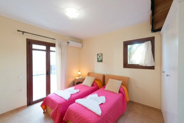 Odysseas Villa by LeaderStay - Photo5