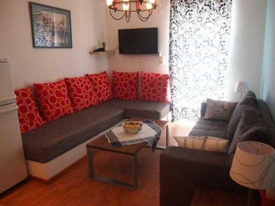 Alexandros Suites - Photo2