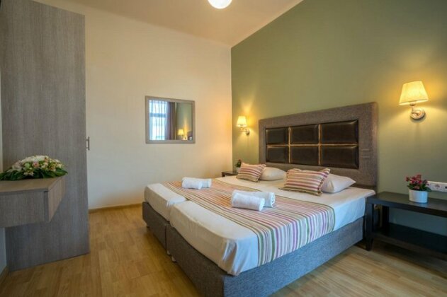 Alianthos Beach Hotel - Photo4