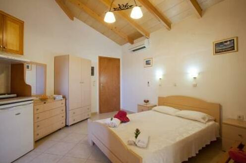 Castello Apartments & Studios - Photo3