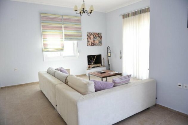 Dimitris' & Valentina's Home - Photo4