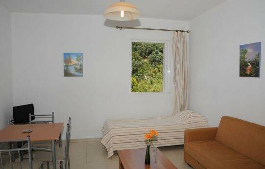 Eirini & Manolis Apartments - Photo3