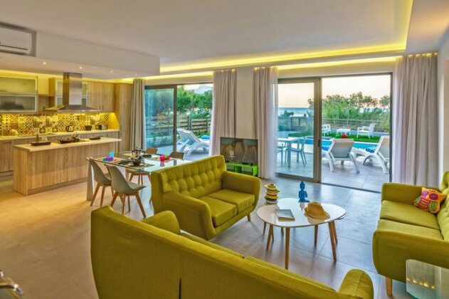 Iakinthos in Plakias Beachfront Villa - Photo5