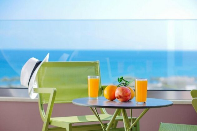 Sea View Luxury Apartments - Photo4