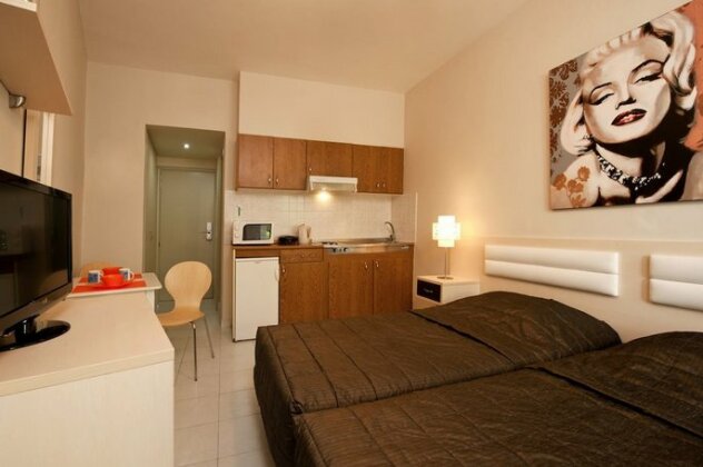 Axos Hotel - Photo4
