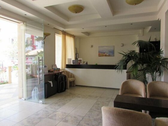 Bueno Hotel - Photo3