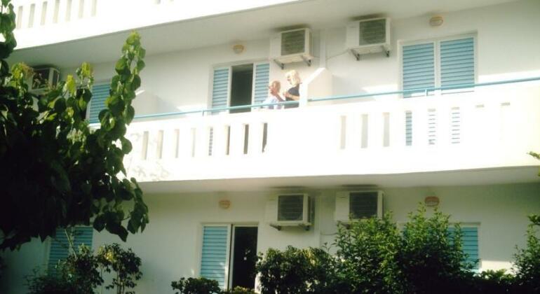 Julia Apartments