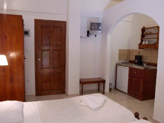 Agapi Apartments Platanias - Photo2