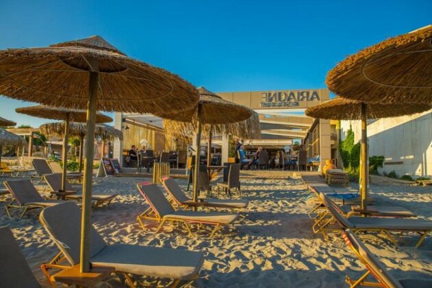 Ariadne Beach - Photo2