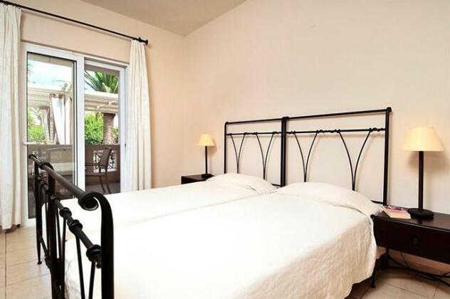 Lambrinos suites - Photo3