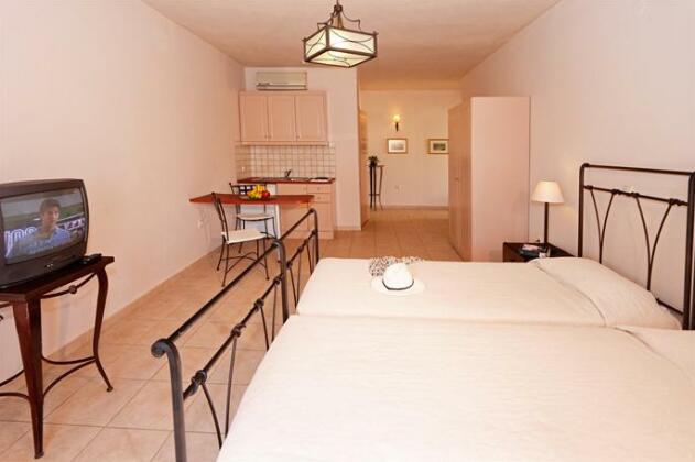 Lambrinos suites - Photo4