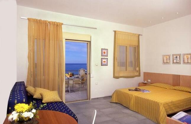 Lissos Beach - Photo3