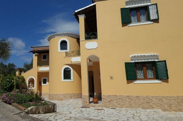 Lola's Hotel - Photo2