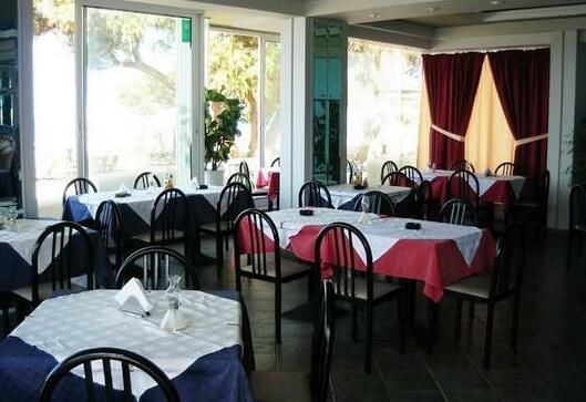 Santa Helena Village - Photo3