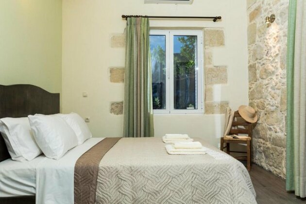 Margarita's Stone House - Photo2