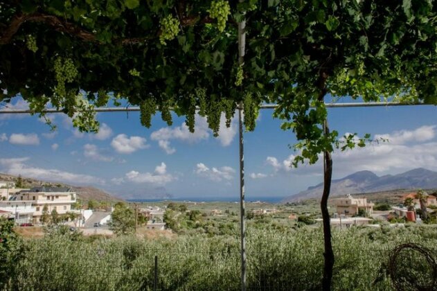 Margarita's Stone House - Photo3