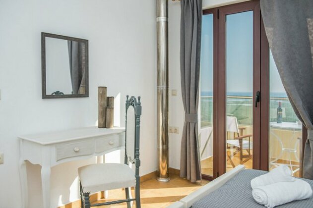 Villa Tramonto Platanos - Photo3