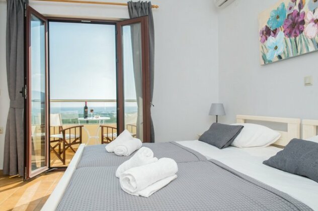 Villa Tramonto Platanos - Photo4