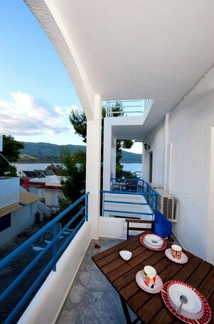 Christina Studios Poros - Photo3