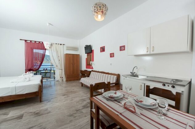 Christina Studios Poros - Photo5
