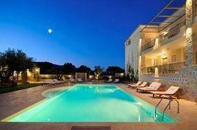 Eleonas Apartments Poros - Photo4