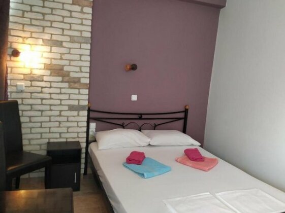 Lions2 Studios & Apartments - Photo3