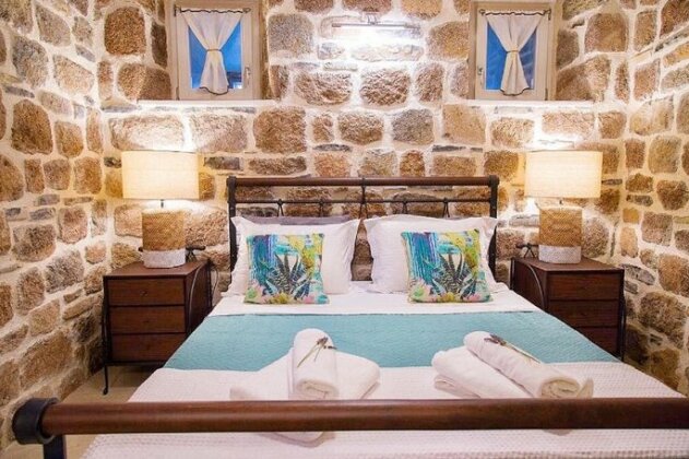 Lithos Residence Poros - Photo2
