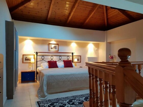 Villa Avra Poros - Photo2