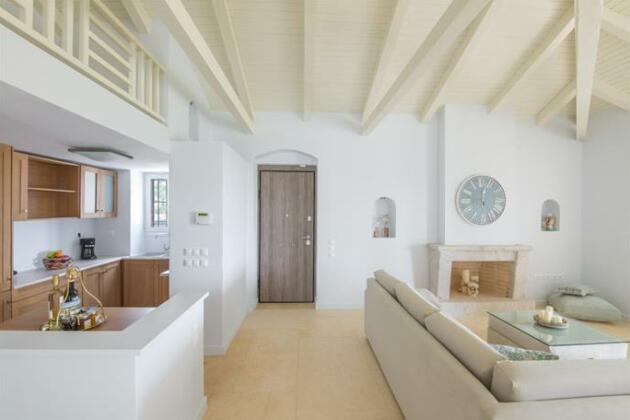 Elegant Villa Apolonas - Photo2