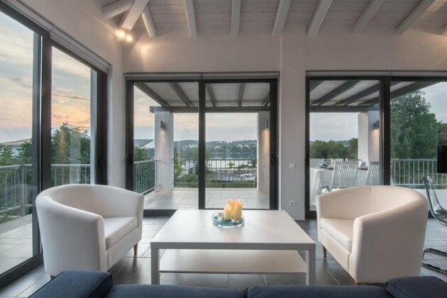 Minimal Sea View Maisonette - Photo2