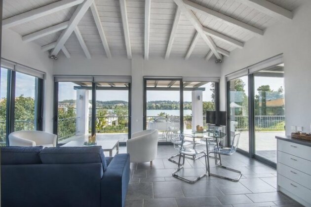 Minimal Sea View Maisonette - Photo3