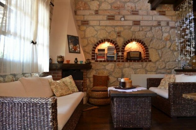 Artemis Stone House - Photo2