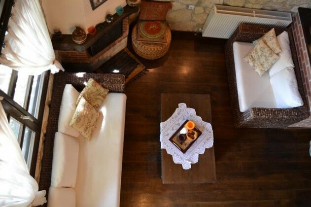 Artemis Stone House - Photo4