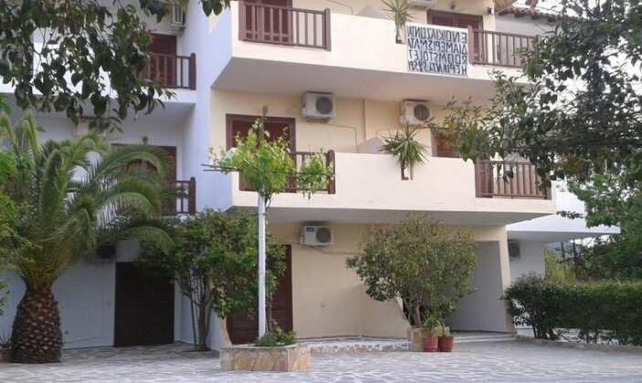 Lelegianni Studios and Apartments - Photo2