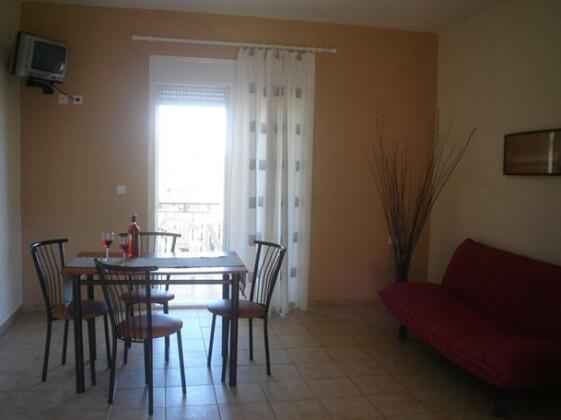 Red Coral Apartments - Photo2