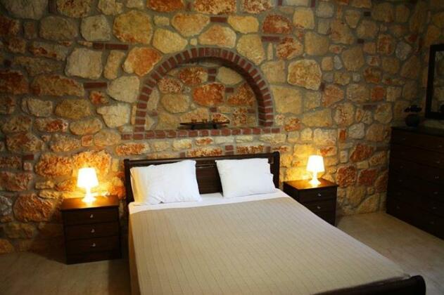 Stonehouse Ioannis - Photo4