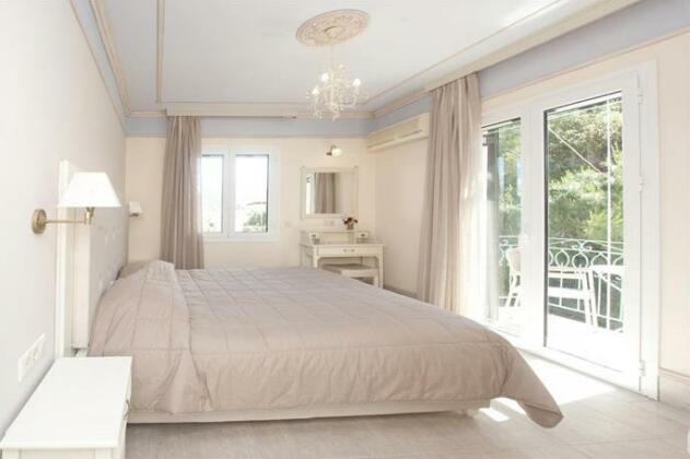 Tina's House - Photo2