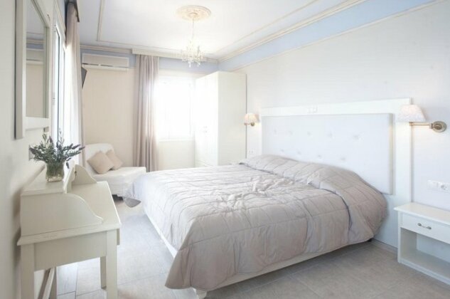 Tina's House - Photo3