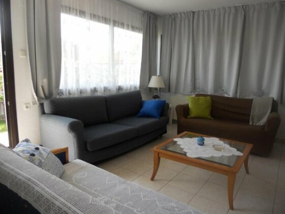 Pyrgadikia Chalkidiki comfortable apartment with a yard and view - Photo4